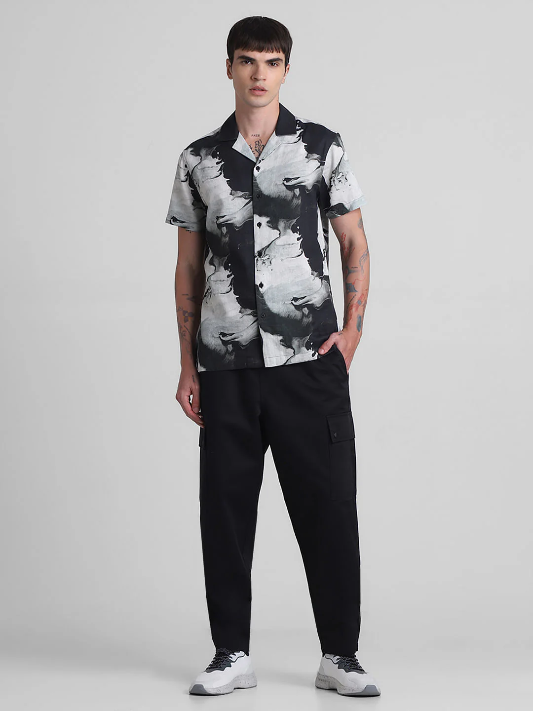 Black Abstract Print Short Sleeves Shirt - Image 6