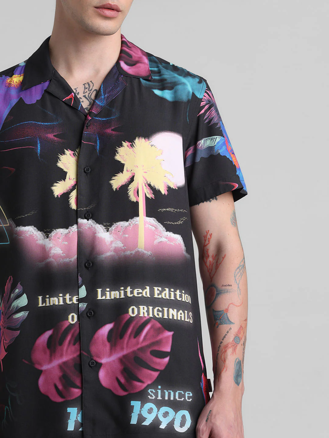 Black Printed Short Sleeves Shirt - Image 5