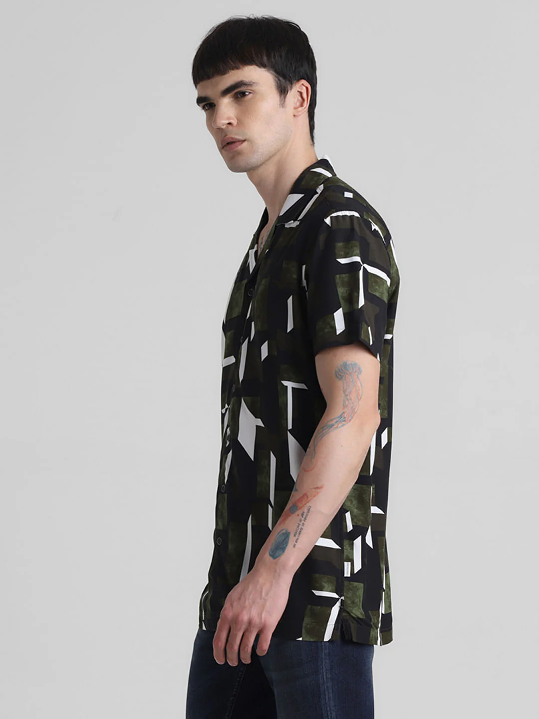 Green Printed Short Sleeves Shirt - Image 3