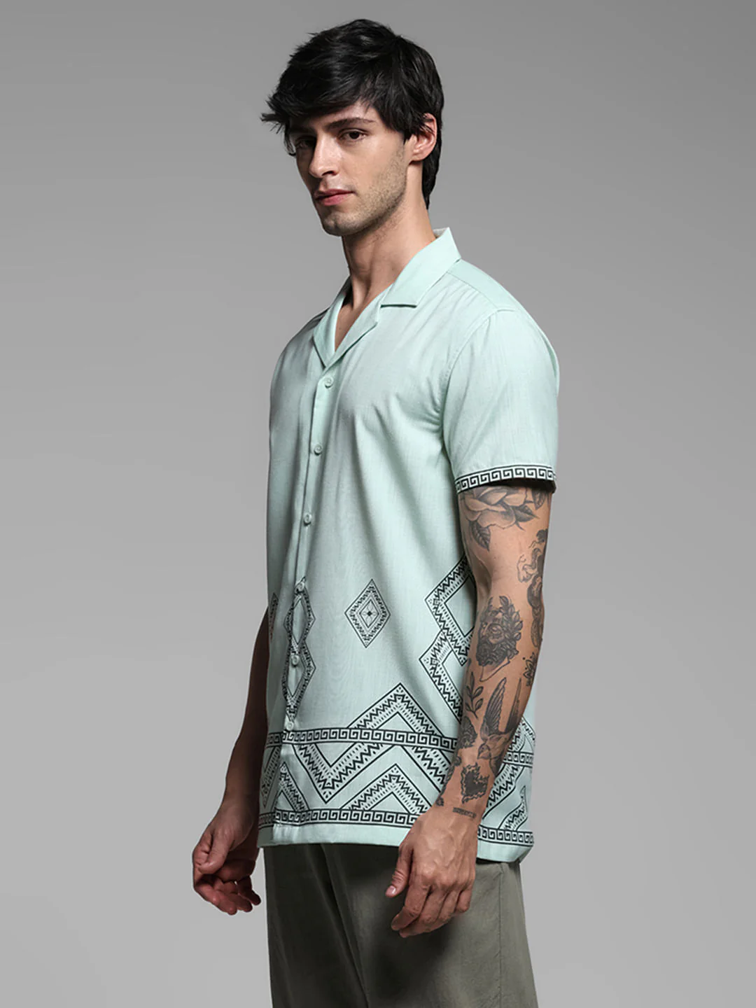 Green Abstract Print Short Sleeves Shirt - Image 3