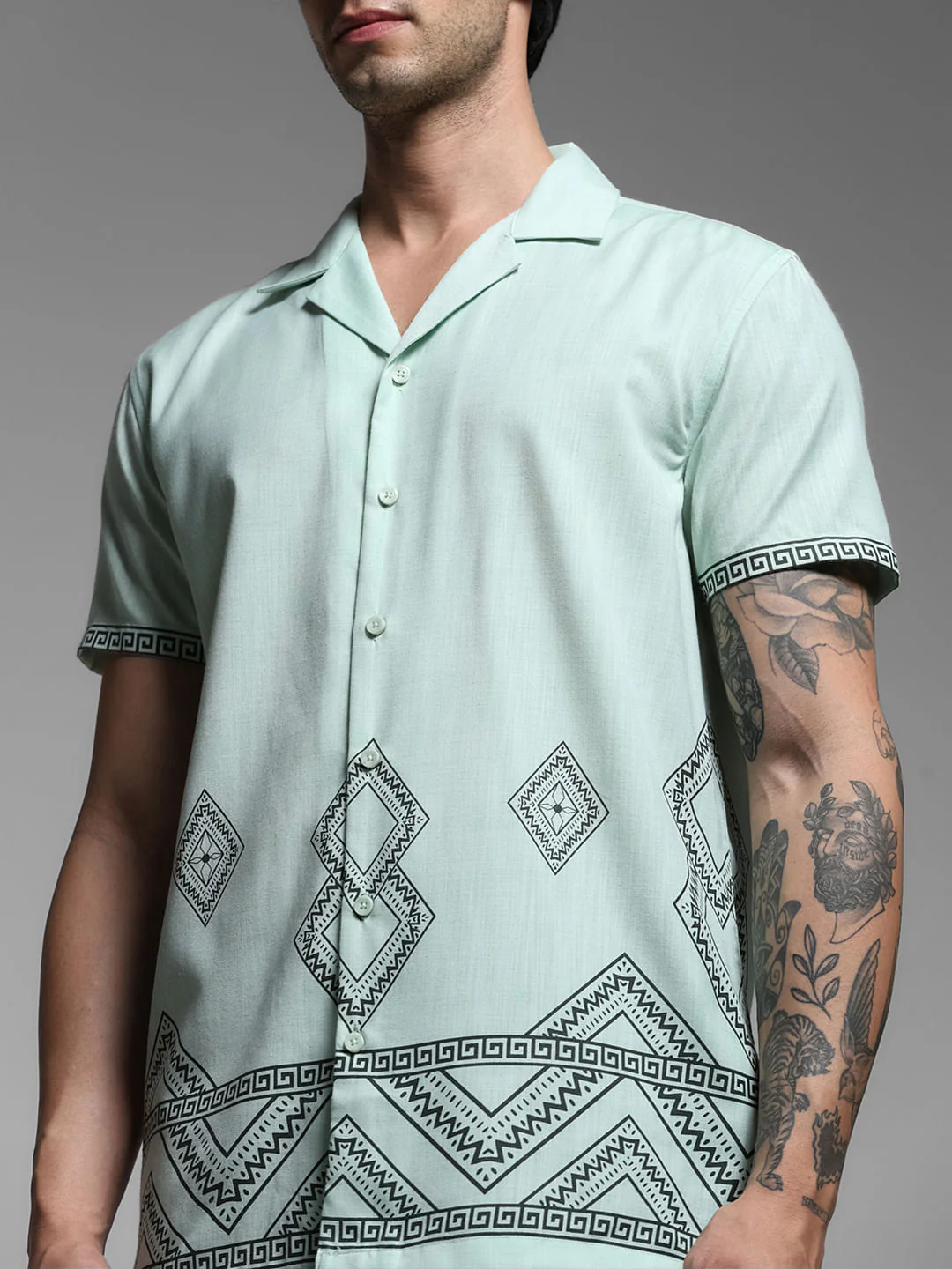Green Abstract Print Short Sleeves Shirt - Image 5