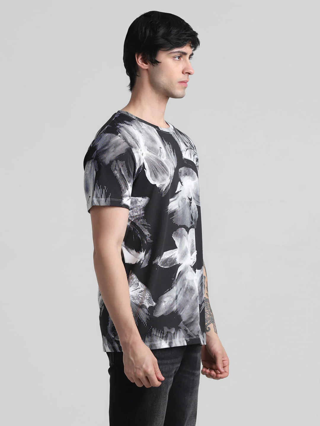 White & Black Printed Crew Neck T-shirt - Image 3