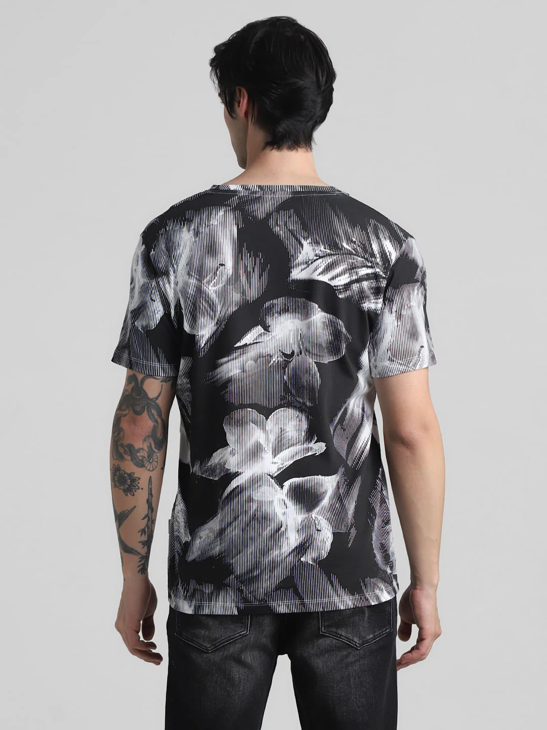 White & Black Printed Crew Neck T-shirt - Image 4