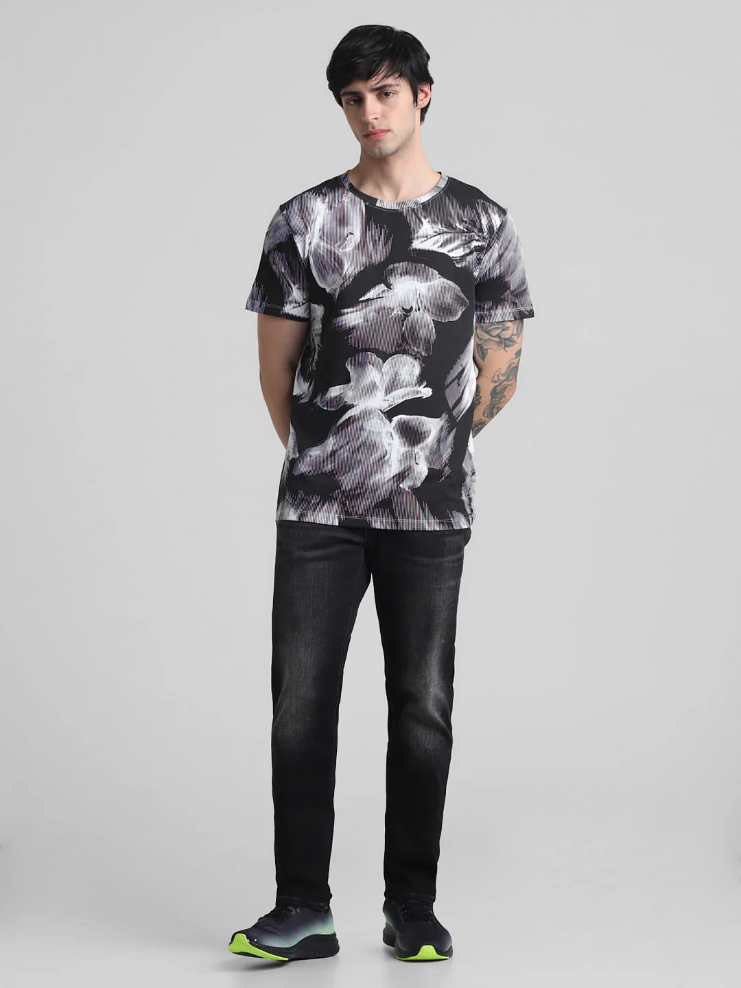 White & Black Printed Crew Neck T-shirt - Image 6
