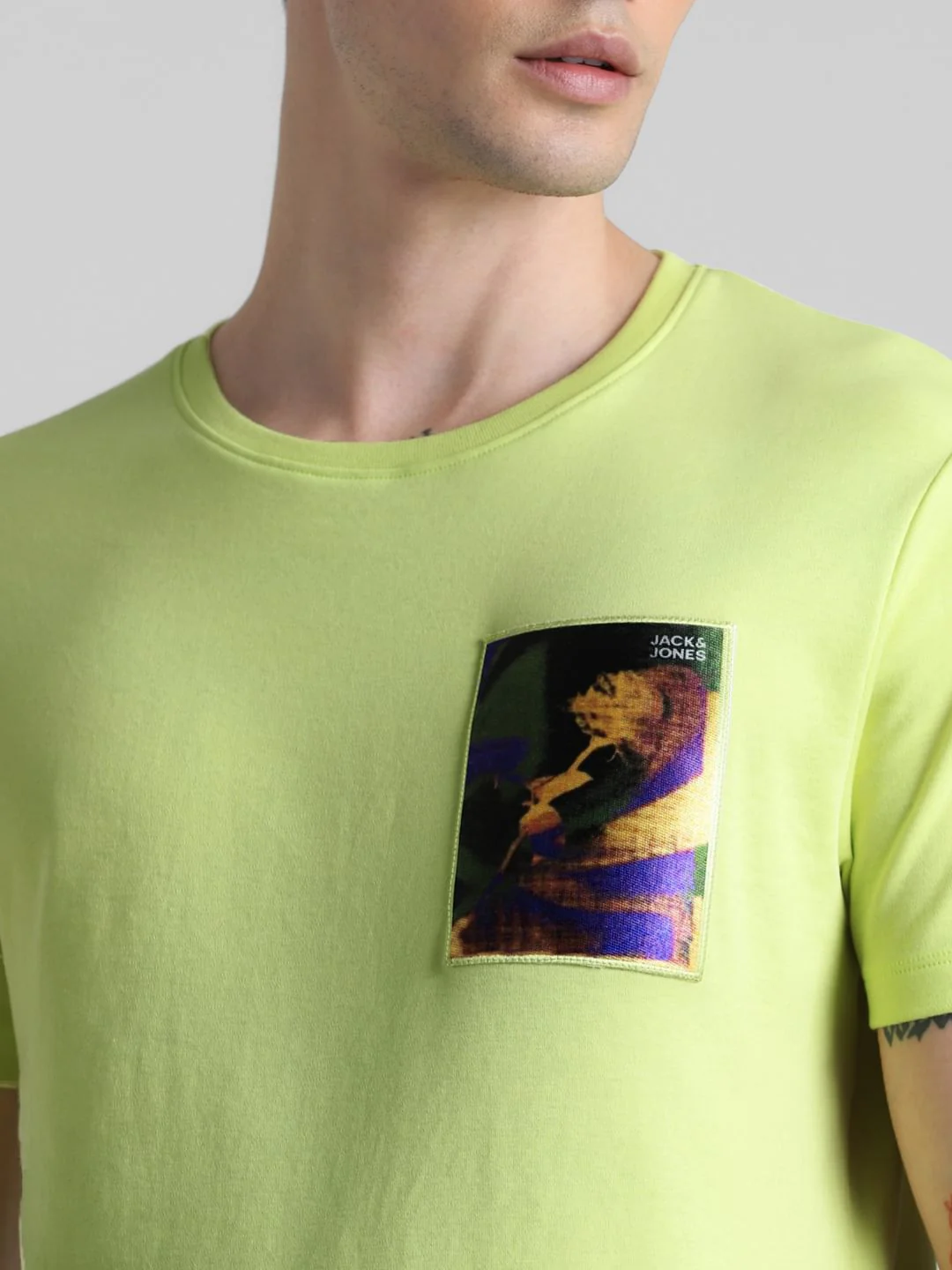 Green Applique Pocket T-shirt - Image 5