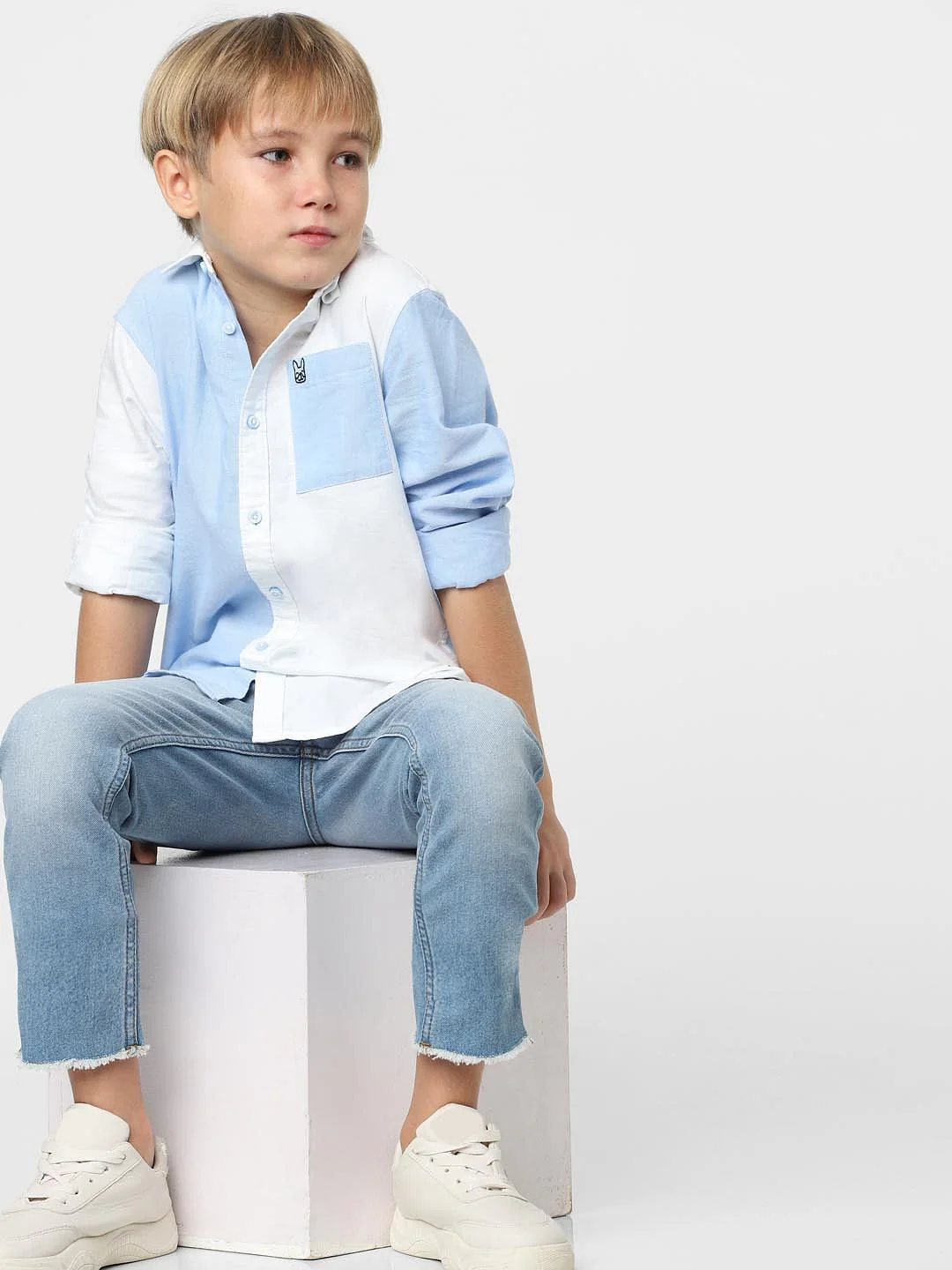 Boys Light Blue Mid Rise Frayed Hem Straight Jeans