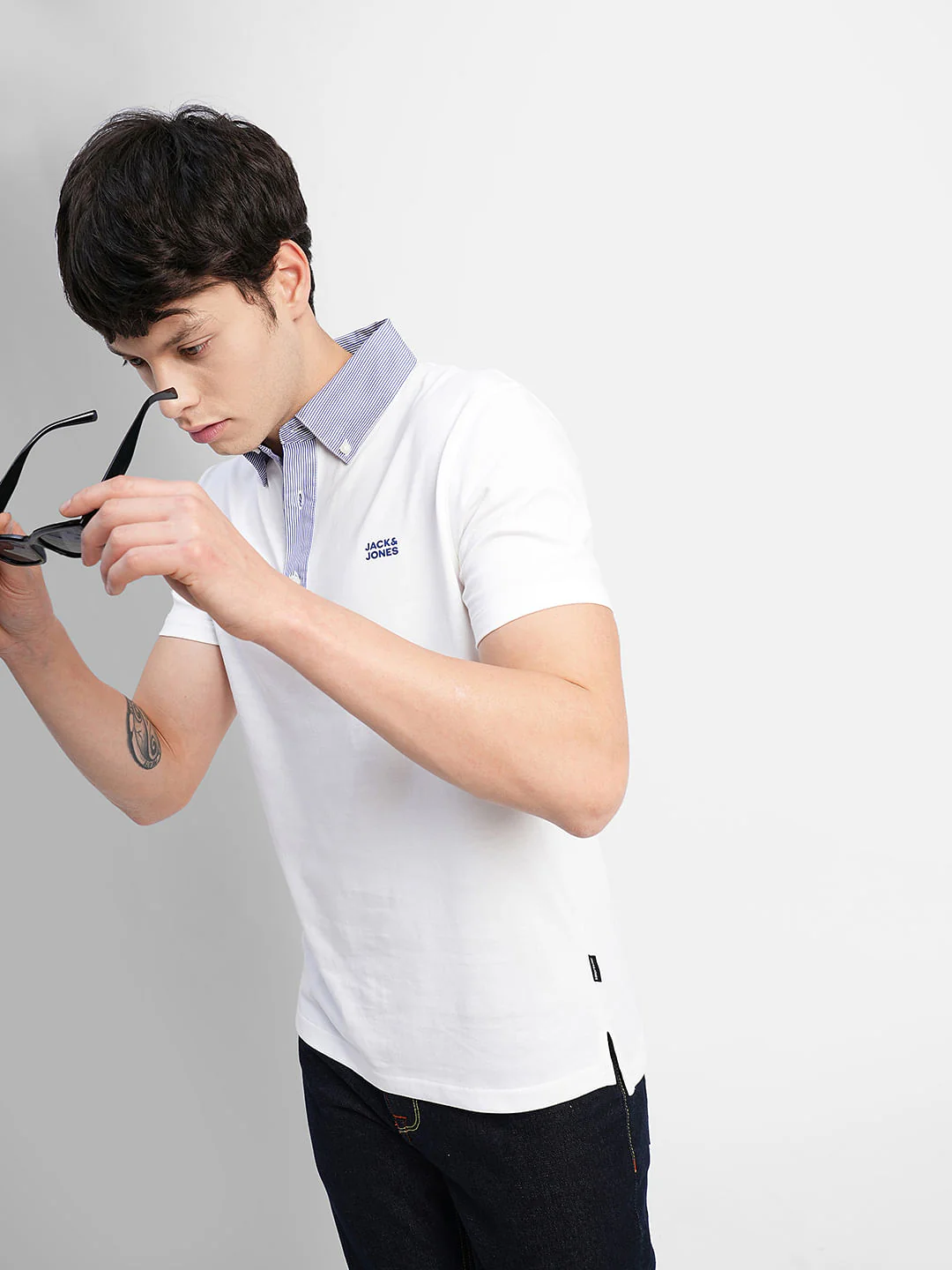 White Striped Collar Polo T-shirt