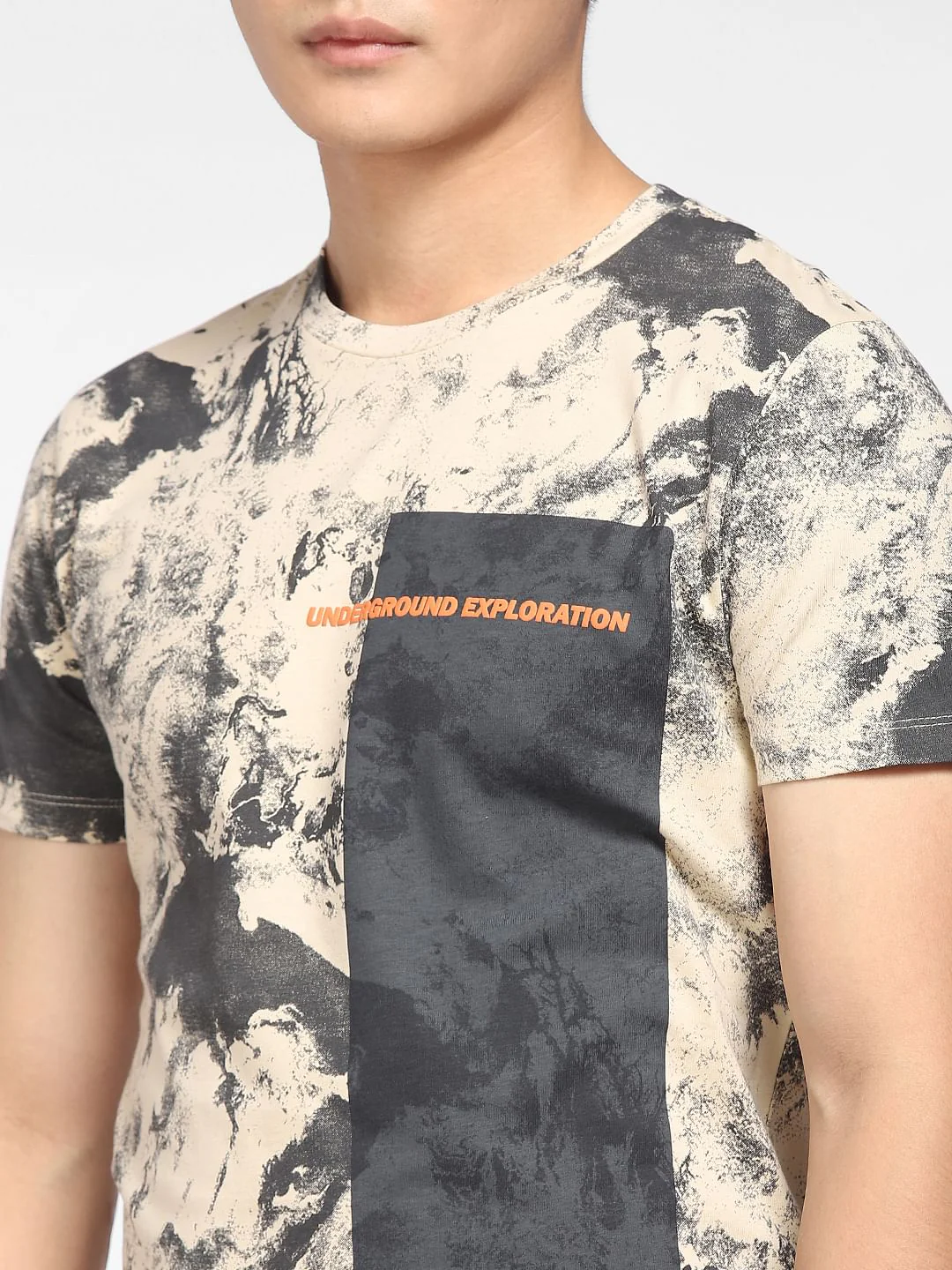Beige Printed Crew Neck T-shirt - Image 5