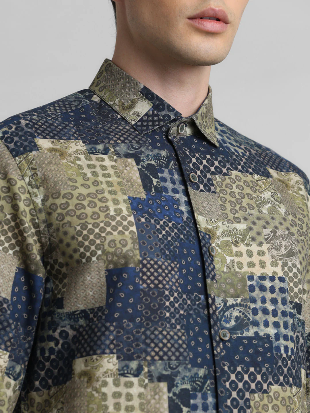 Blue Patch Print Linen Shirt - Image 5