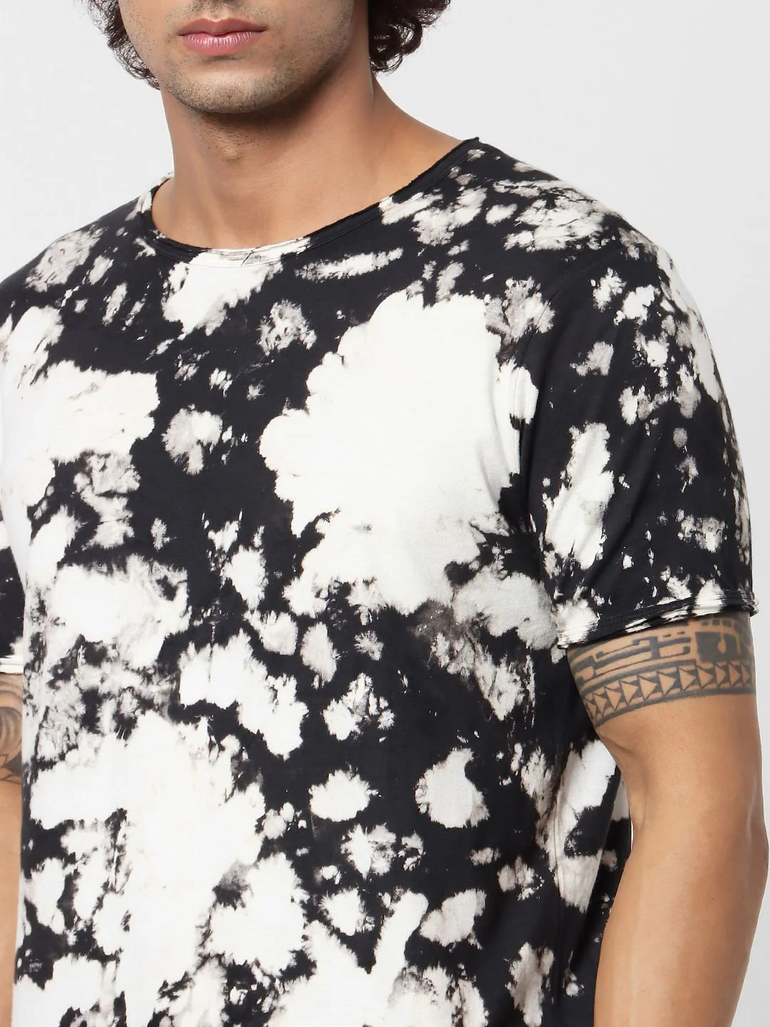 Black Tie Dye Crew Neck T-shirt - Image 5
