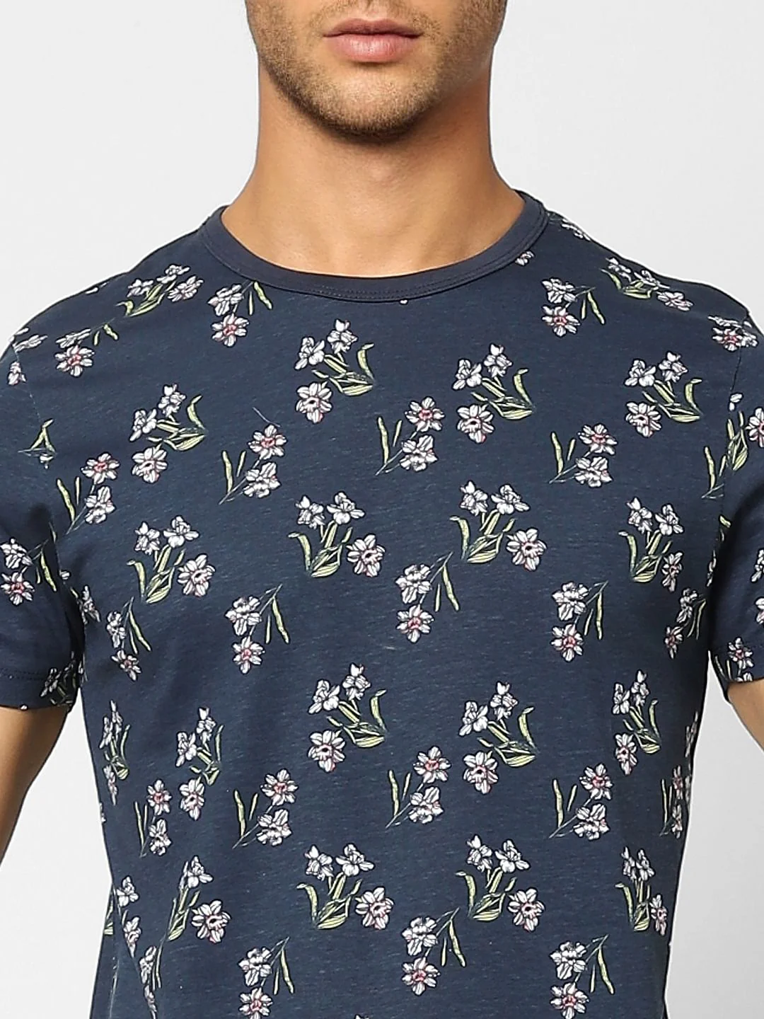 Blue Floral Crew Neck T-shirt - Image 5