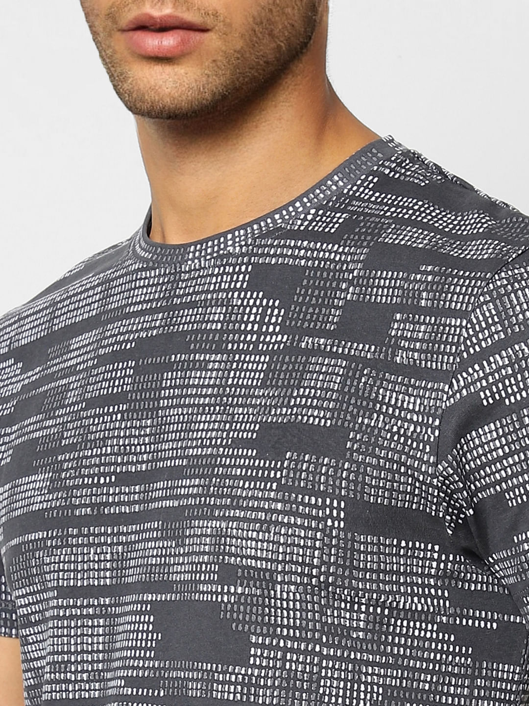 Black Printed Crew Neck T-shirt - Image 5