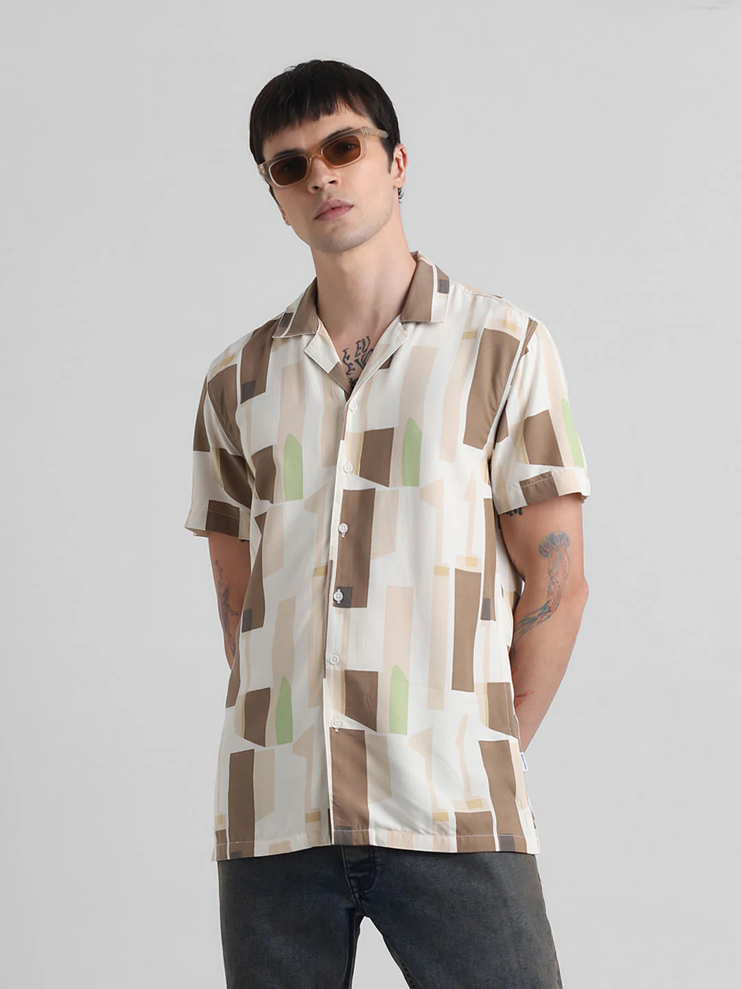 White Colourblocked Short Sleeves Shirt