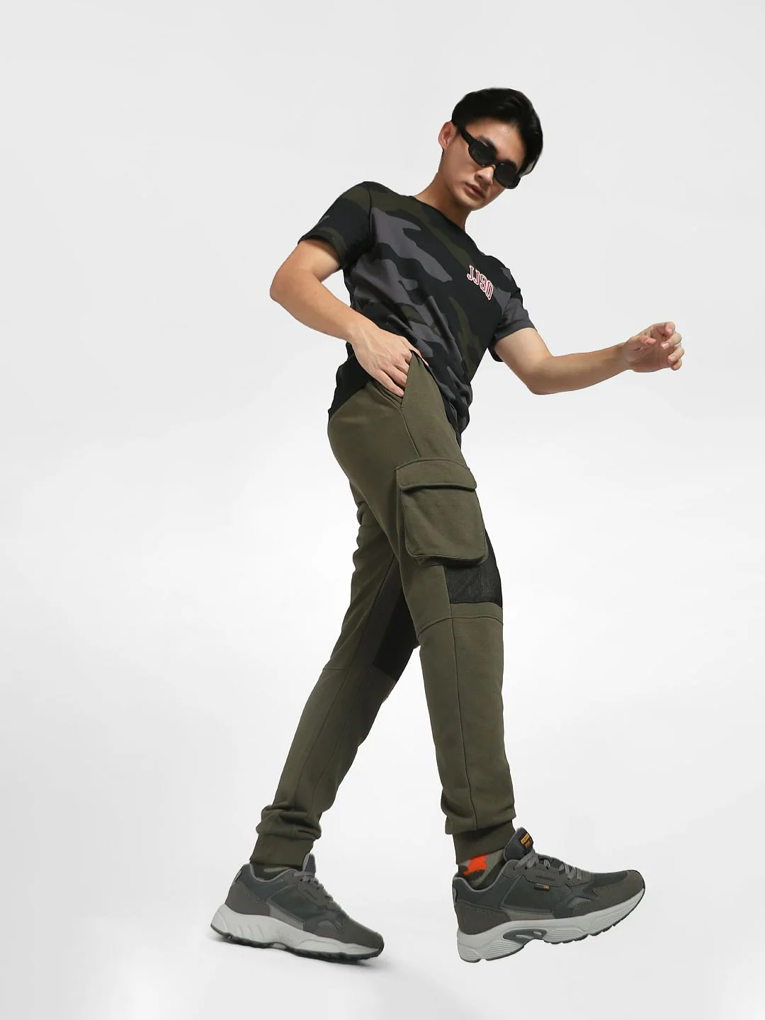 Green Mid Rise Colourblocked Sweatpants