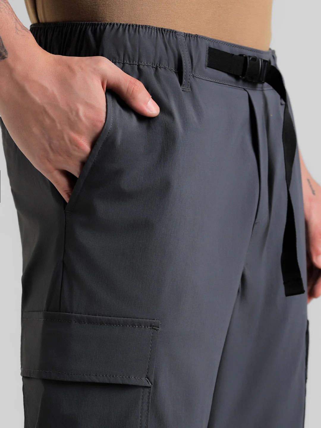 Grey Mid Rise Cargo Pants - Image 4