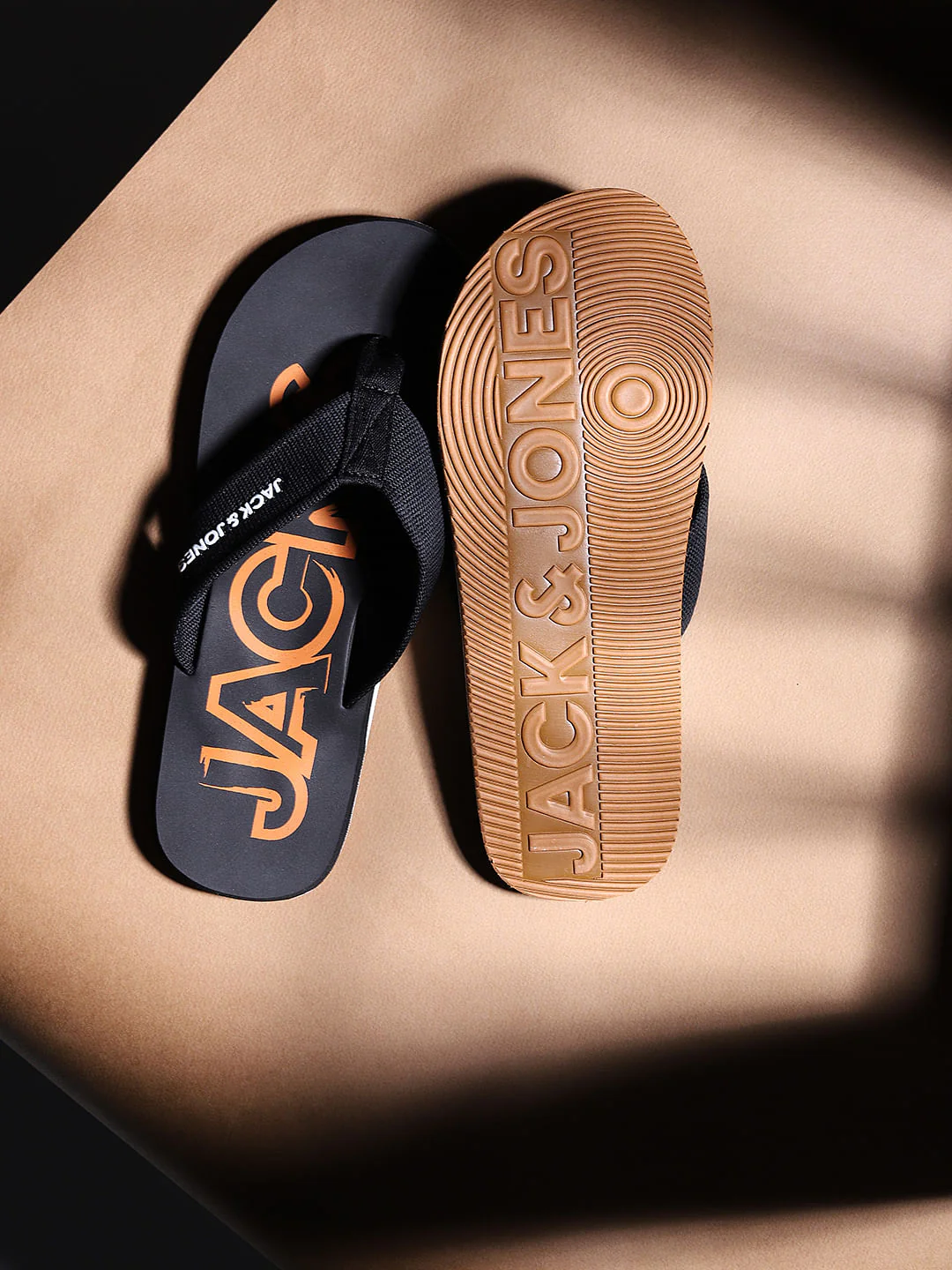 BLACK LOGO PRINT FLIP FLOPS