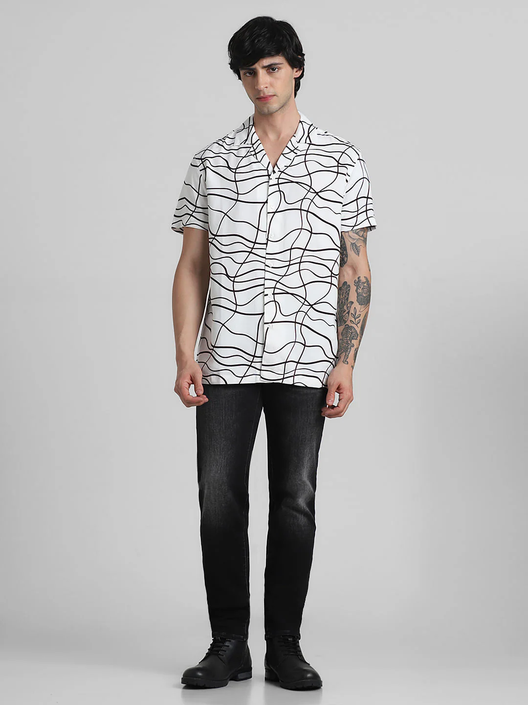 White Abstract Print Short Sleeves Shirt - Image 6