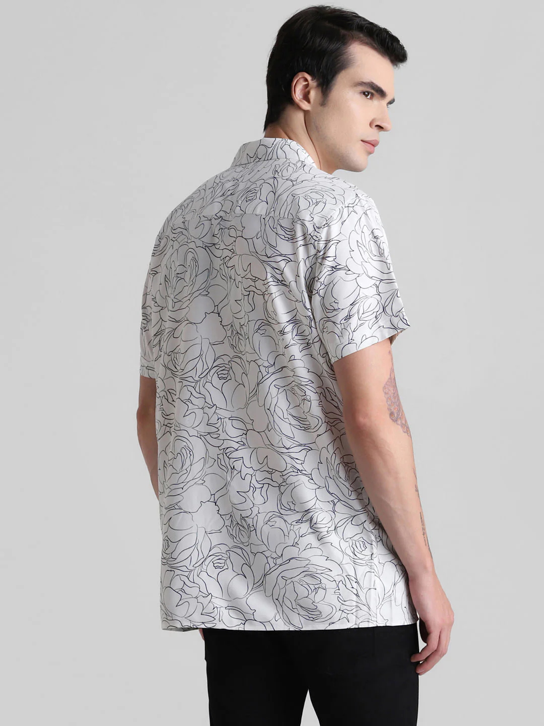 White Abstract Print Short Sleeves Shirt - Image 4