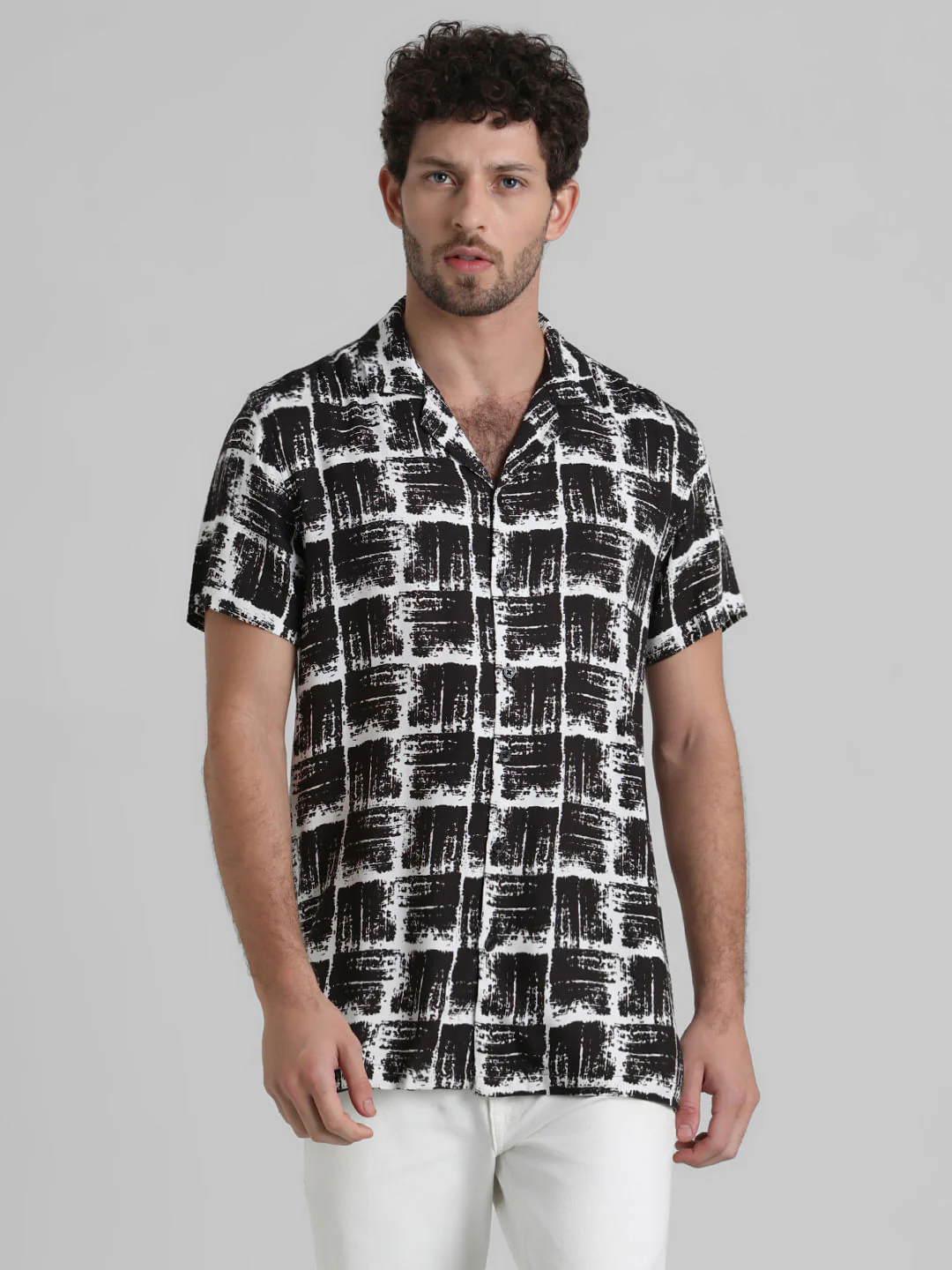 Black Abstract Print Casual Shirt - Image 2