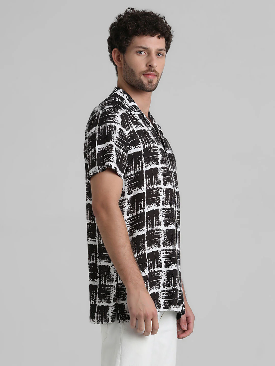 Black Abstract Print Casual Shirt - Image 3