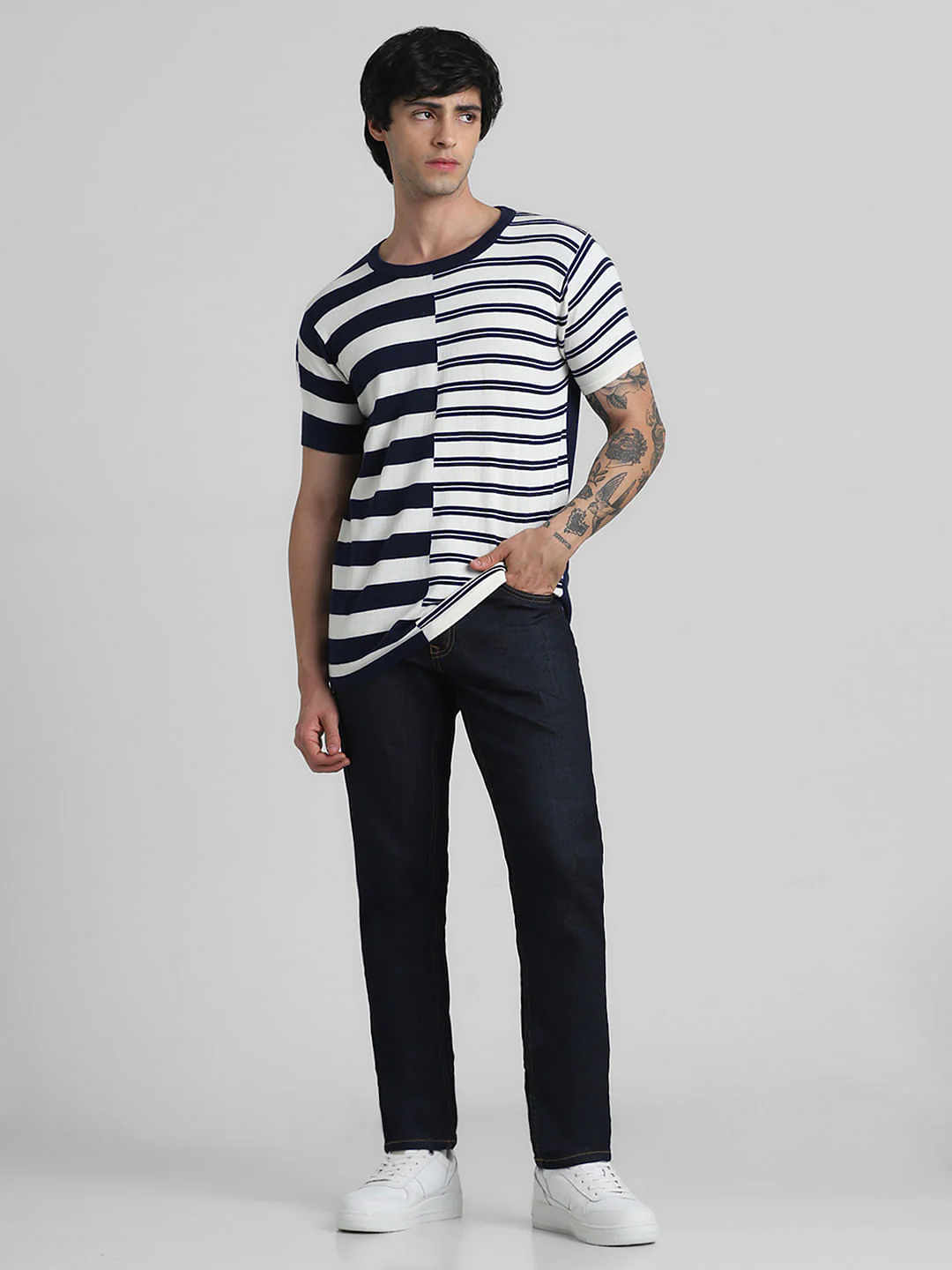 White & Blue Printed T-shirt - Image 7