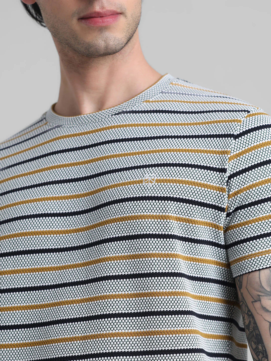 White Striped Crew Neck T-shirt - Image 5