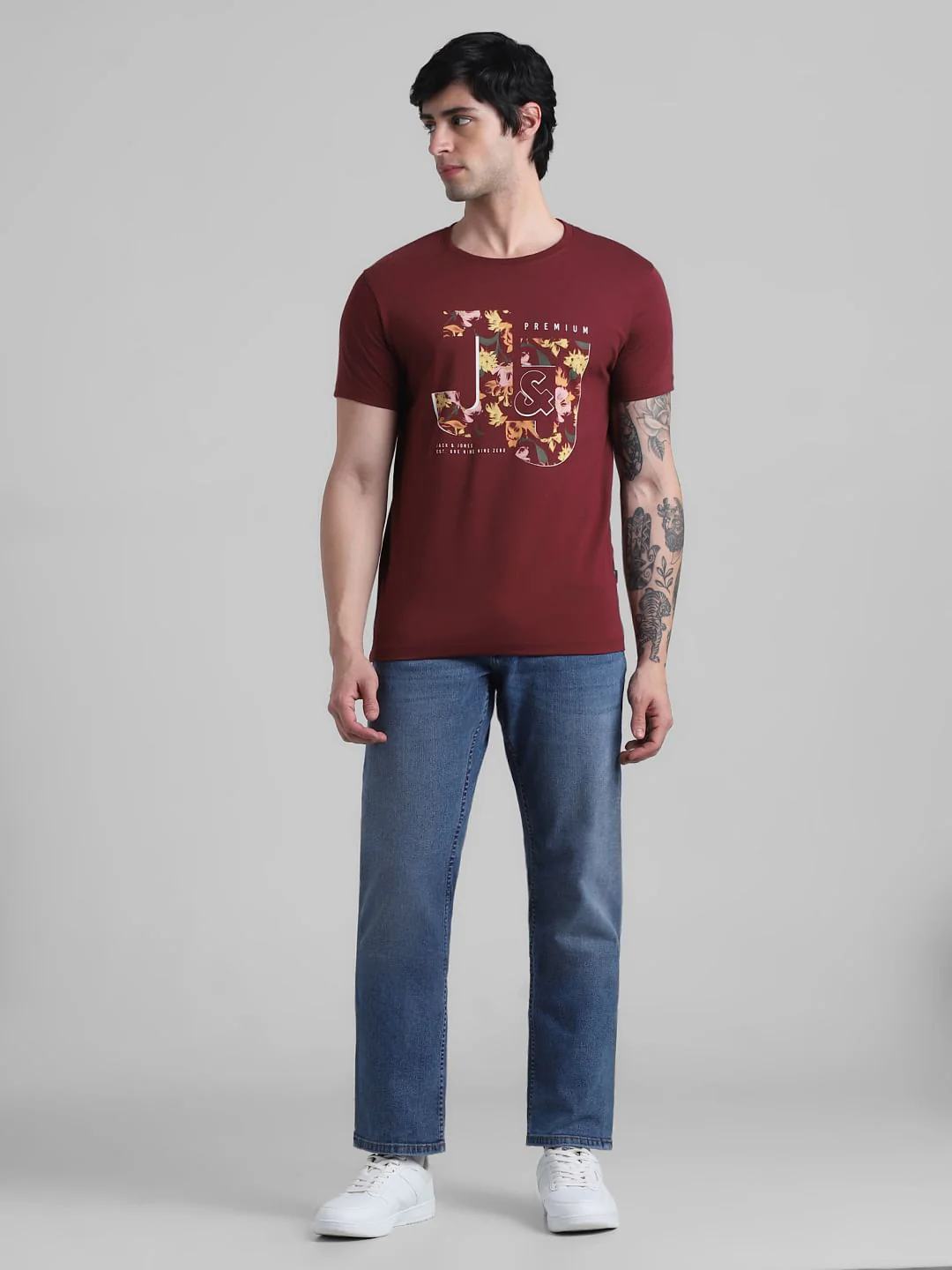 Maroon Graphic Print T-shirt - Image 6