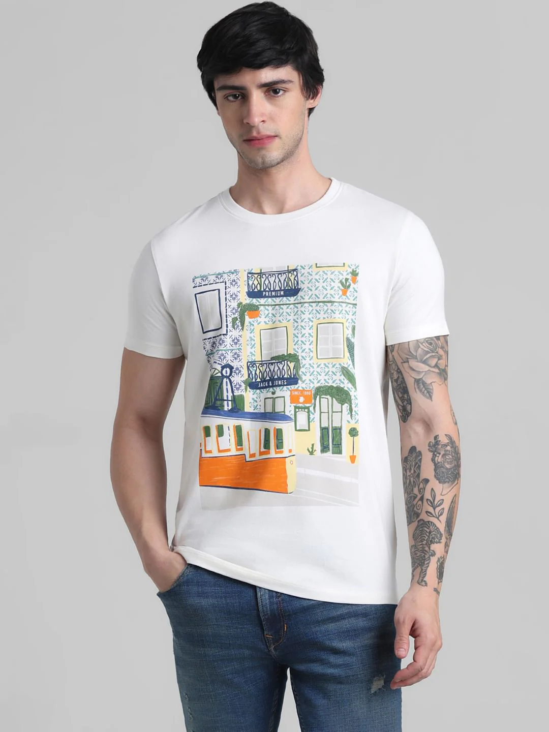 White Graphic Print T-shirt - Image 2