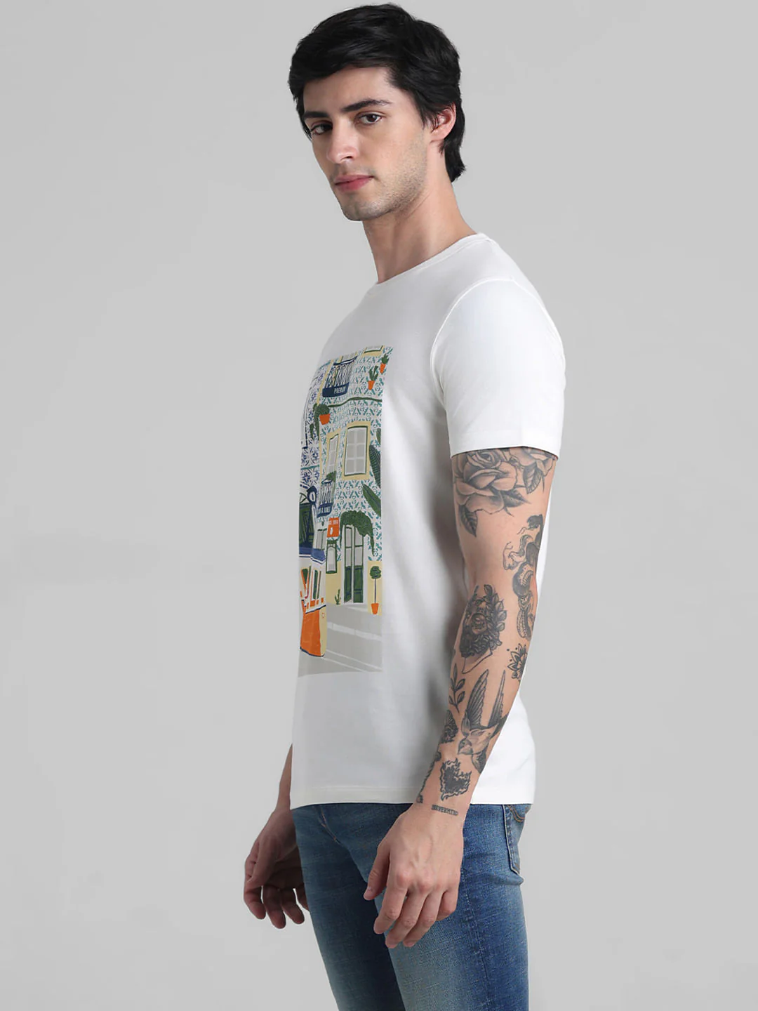 White Graphic Print T-shirt - Image 3
