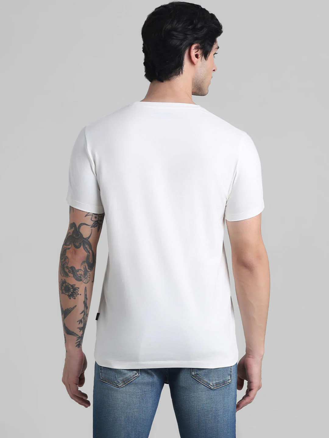 White Graphic Print T-shirt - Image 4