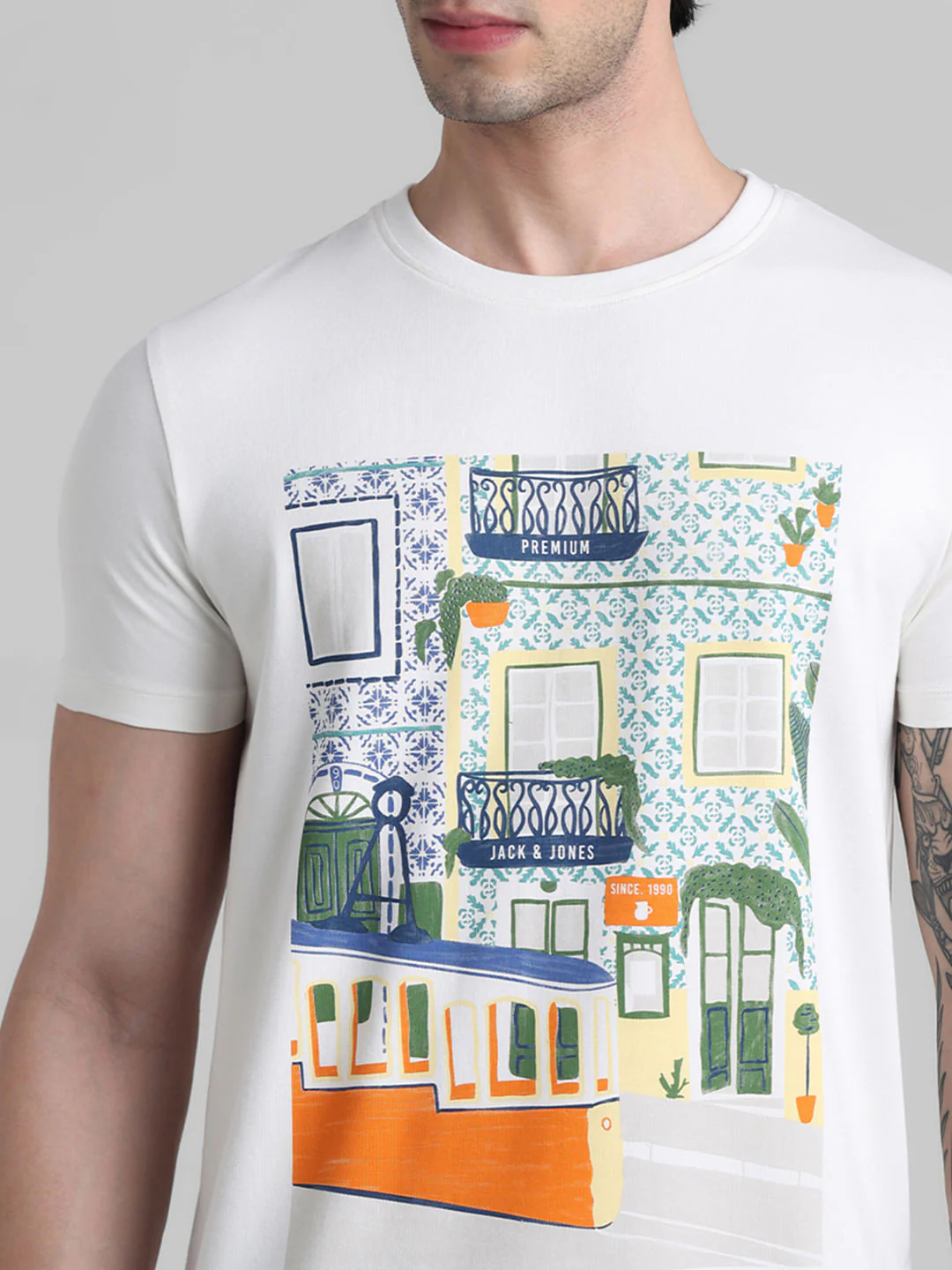 White Graphic Print T-shirt - Image 5