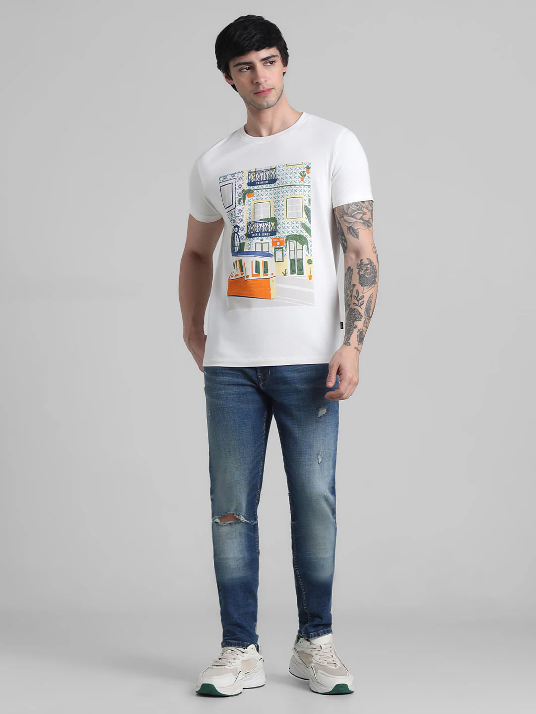 White Graphic Print T-shirt - Image 6