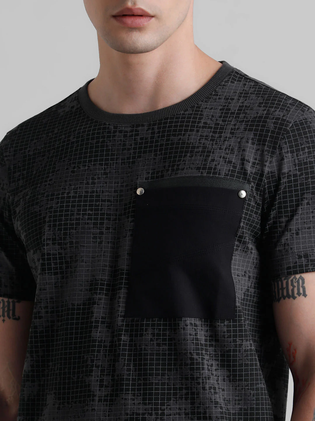 Black Printed Patch Pocket T-shirt - Image 5