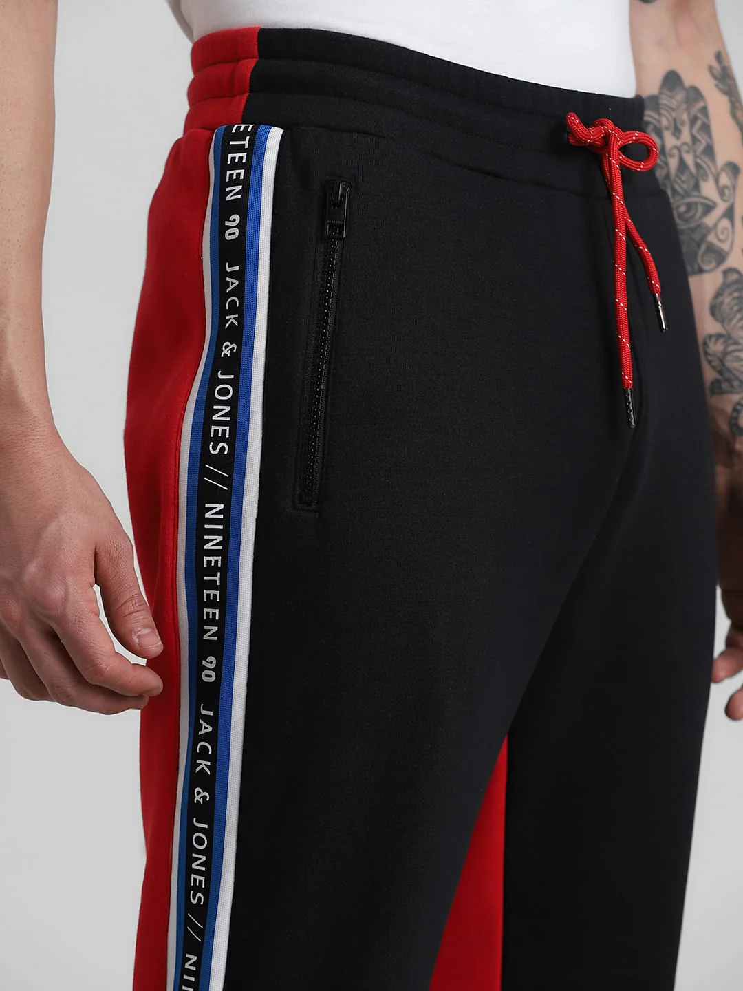 Black & Red Mid Rise Colourblocked Sweatpants - Image 5