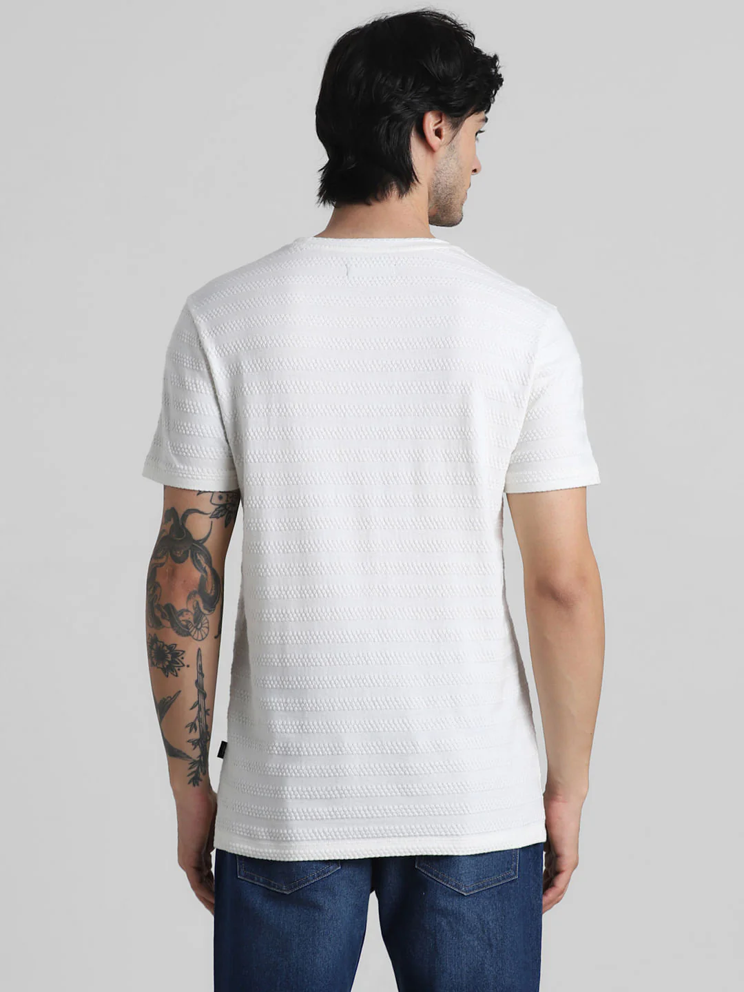 White Knitted Crew Neck T-shirt - Image 4
