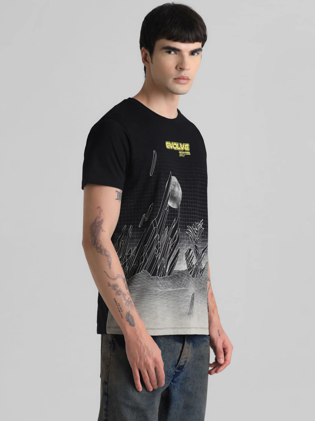 Black Printed Crew Neck T-shirt - Image 3