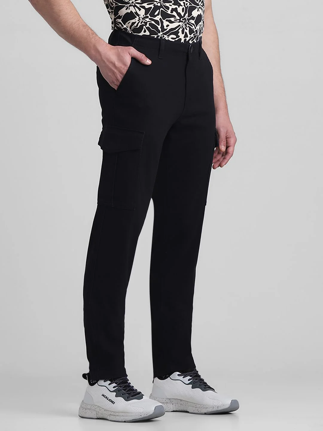 Black Mid Rise Slim Fit Pants - Image 2