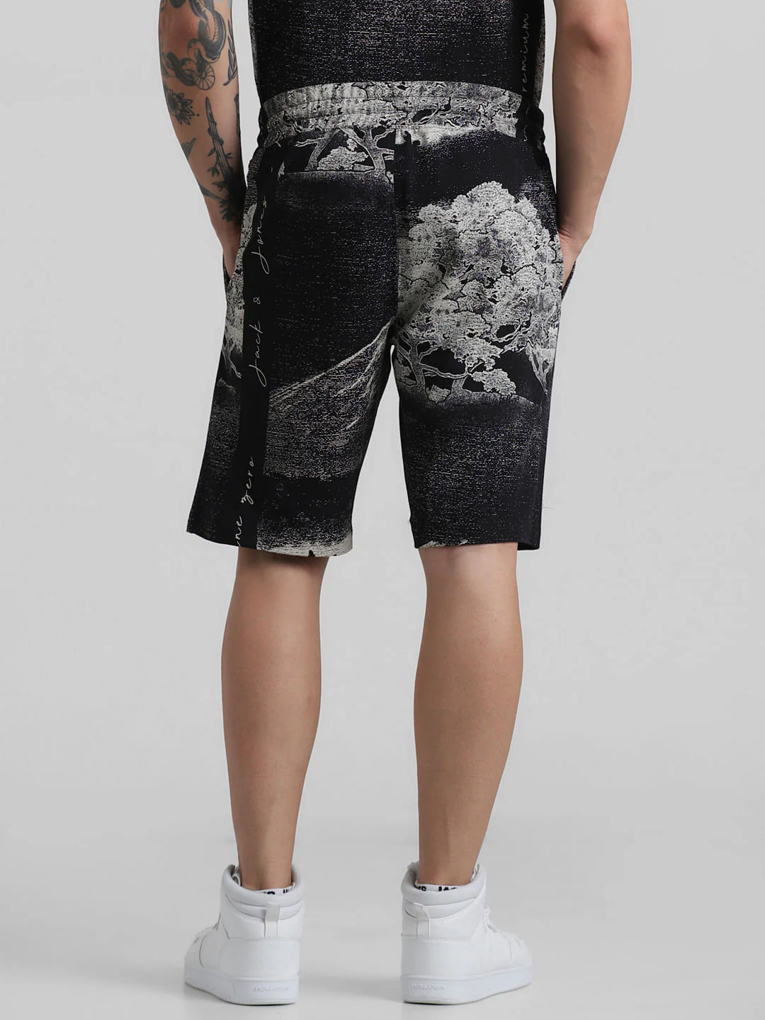 Black Mid Rise Abstract Print Shorts - Image 3
