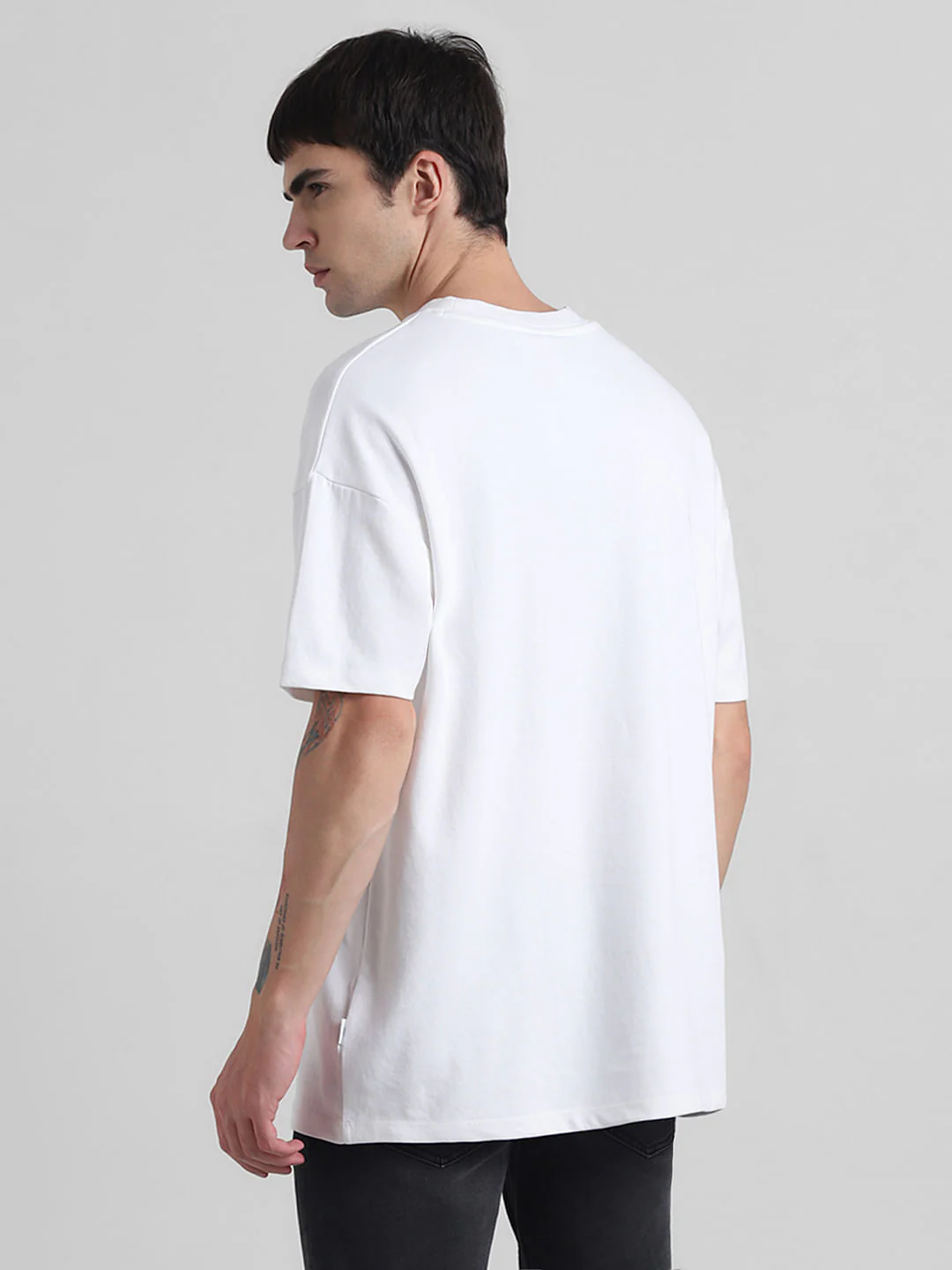 Knitted Crew Neck T-shirt - White - Image 4