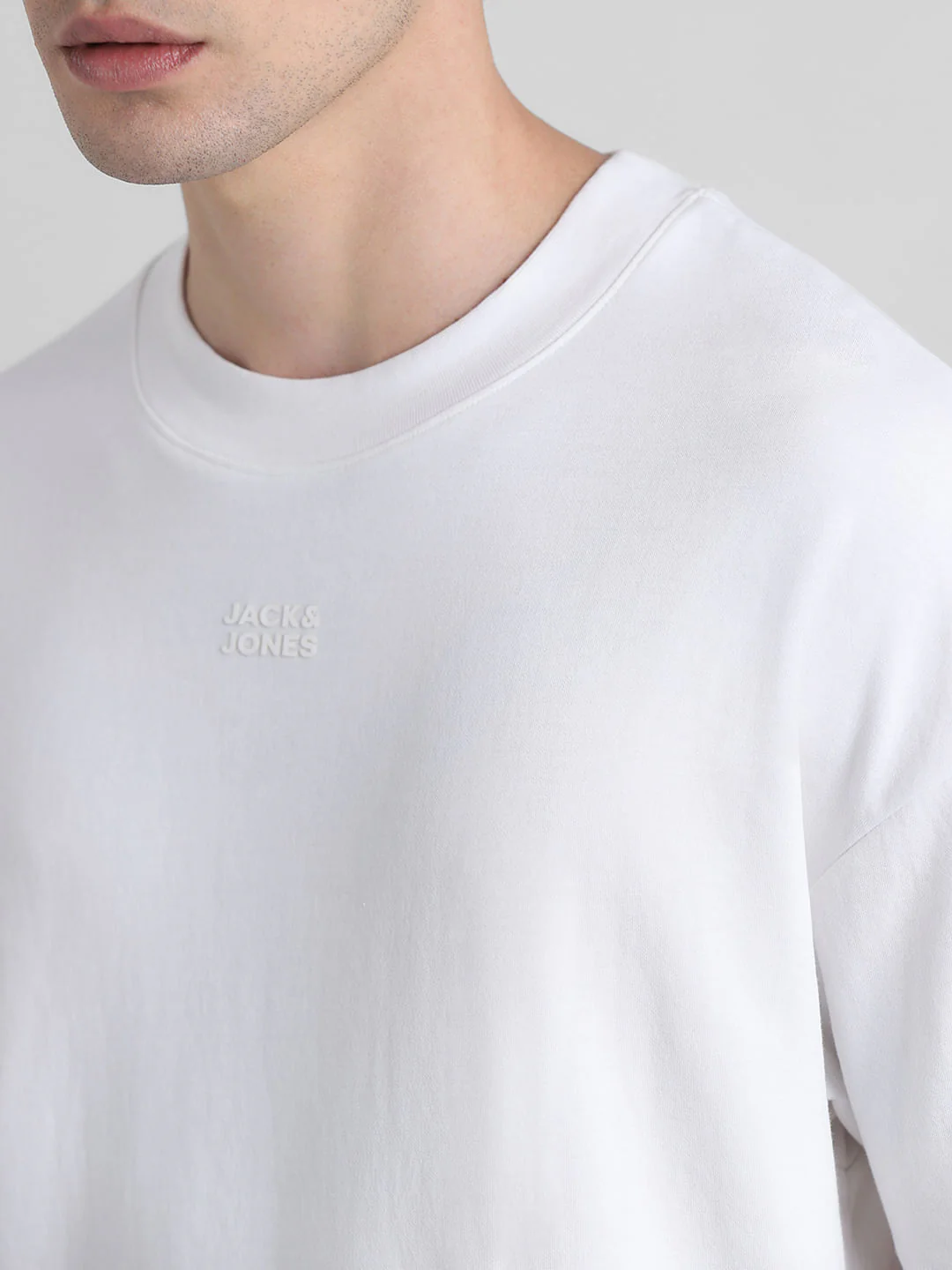 Knitted Crew Neck T-shirt - White - Image 5
