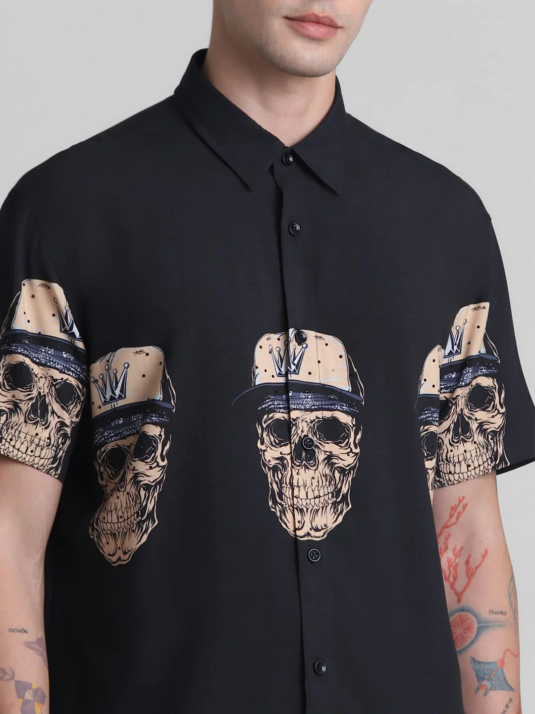 Black Embellished Print Short Sleeves Shirt - Image 5