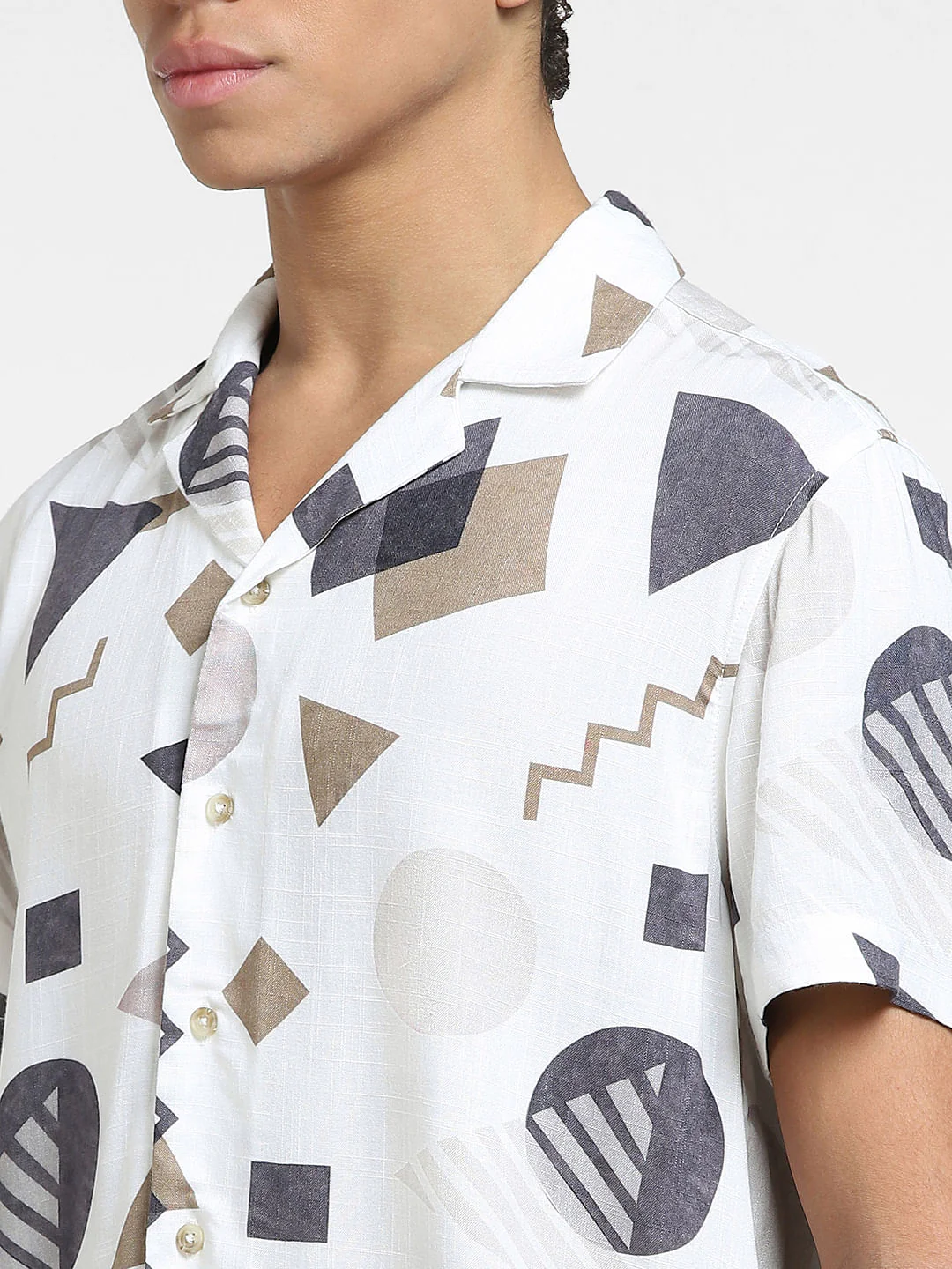Beige Geometric Print Short Sleeves Shirt - Image 5