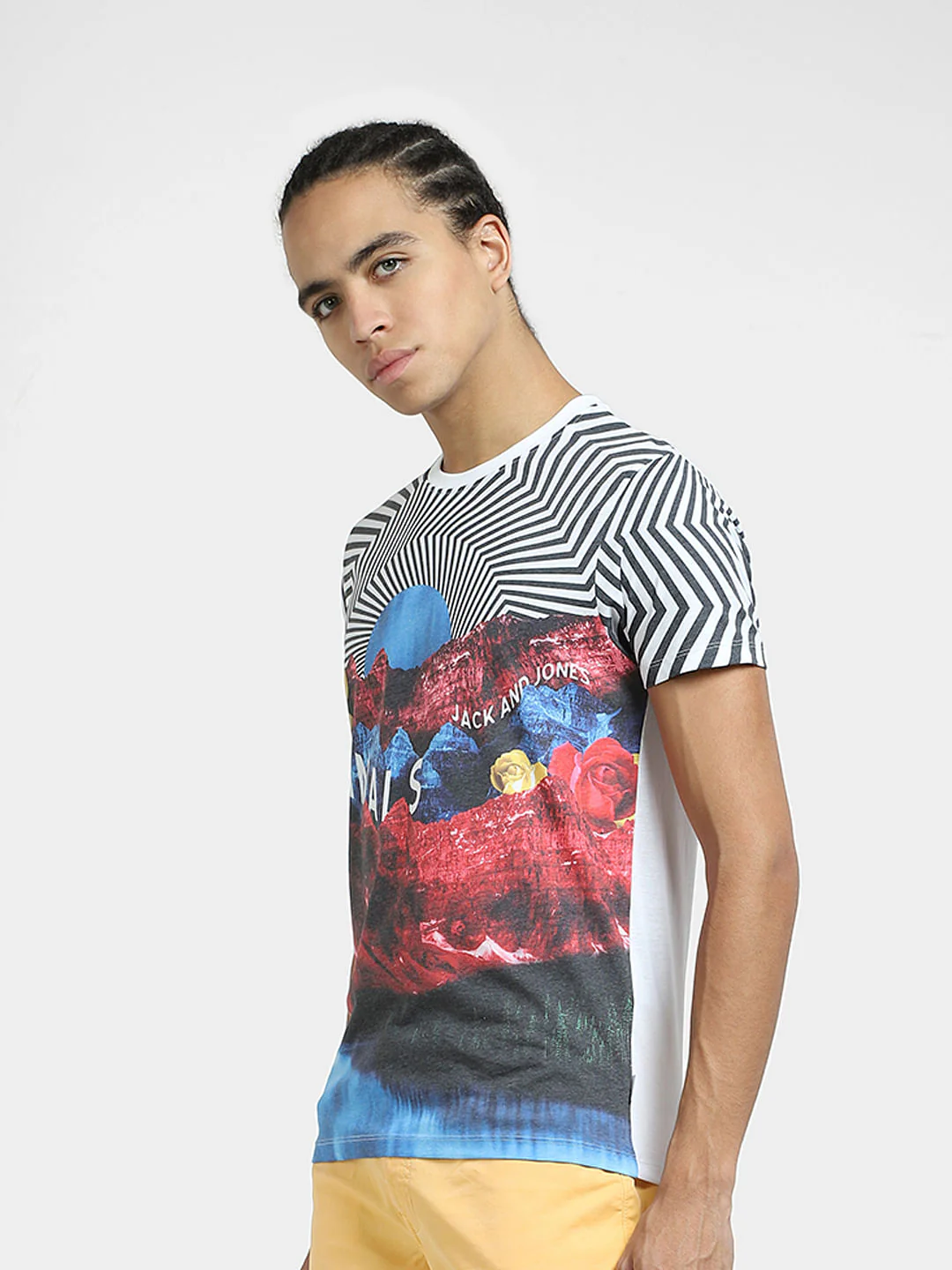 White Graphic Print Crew Neck T-shirt - Image 3