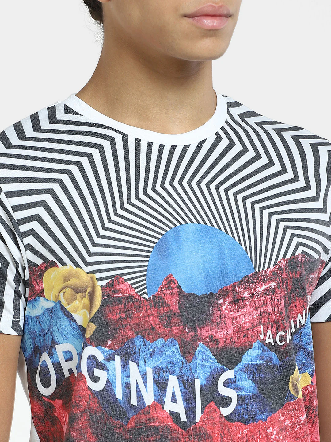 White Graphic Print Crew Neck T-shirt - Image 5