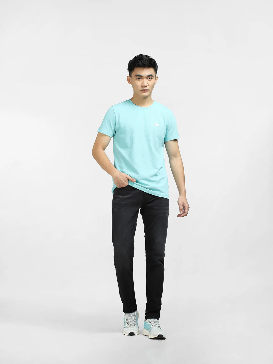 Light Blue Crew Neck T-shirt - Image 6