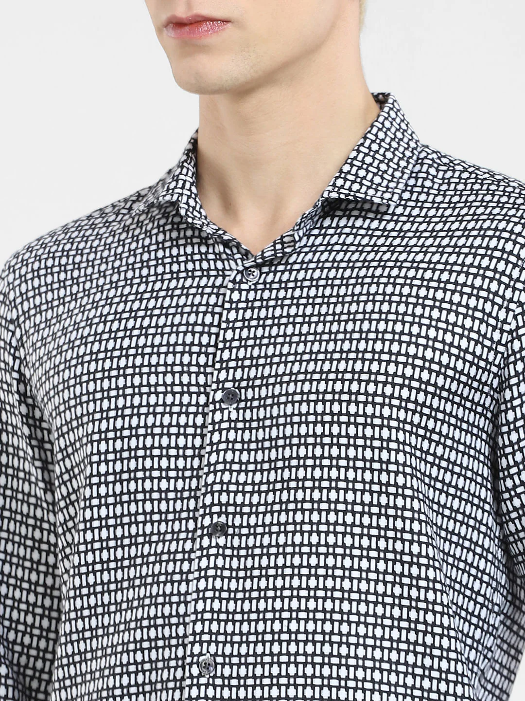 White & Black Printed Full Sleeves Shirt - Image 5