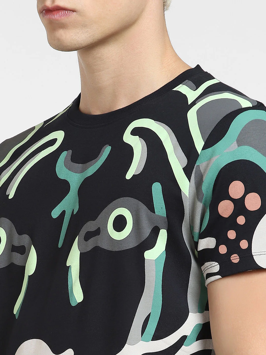 Black Printed Crew Neck T-shirt - Image 5