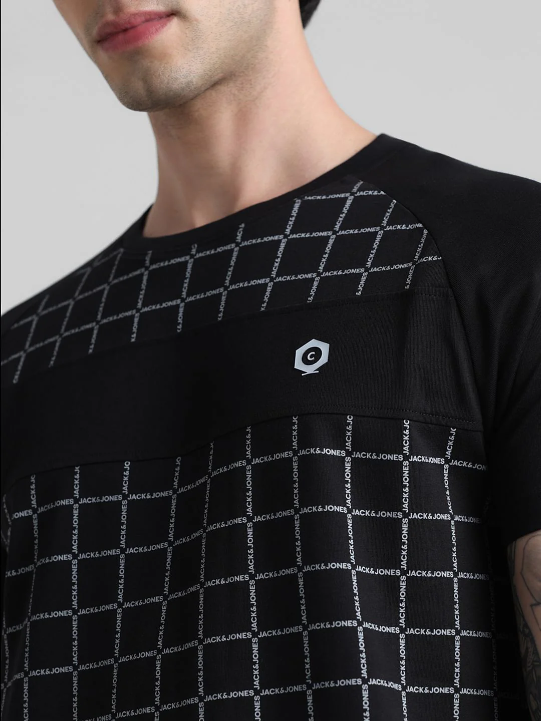 Black Logo Check Print T-shirt - Image 5