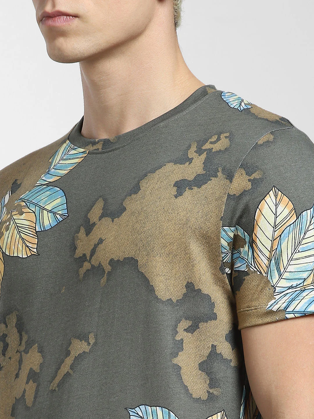 Green All Over Print Crew Neck T-shirt - Image 5