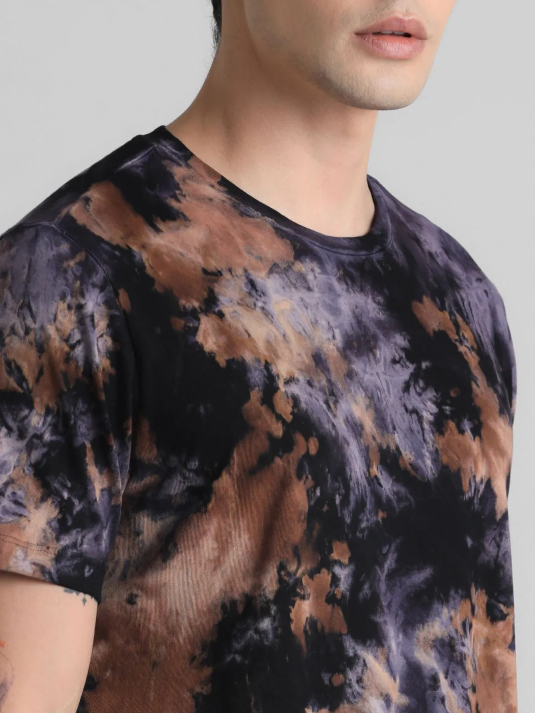 Black Tie-Dye Crew Neck T-shirt - Image 5